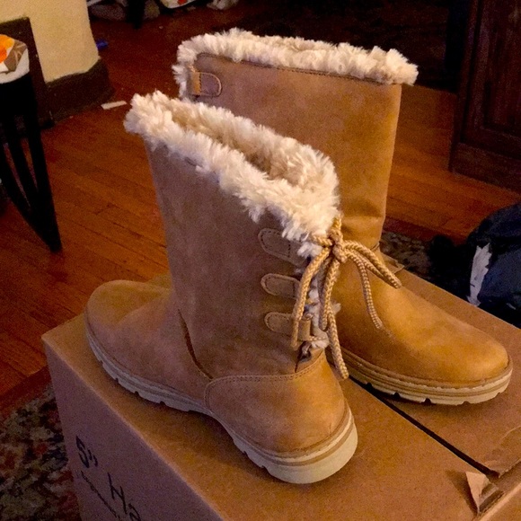 Faux Fur and leather traps for you - Picture 1 of 4